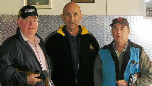 Placegetters Max Rathmell (left, 2nd), winner Johno Felton and Ray Wingett (3rd) after the Old Diggers/Young Diggers shoot. Placegetters Max Rathmell (left, 2nd), winner Johno Felton and Ray Wingett (3rd) after the Old Diggers/Young Diggers shoot.